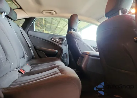 2015 Chrysler 200 Limited z USA, uszkodzony, nr VIN 1C3CCCAB9FN676114